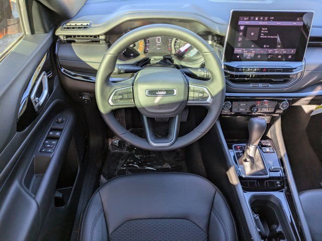 New 2026 Jeep Compass Latitude image 13