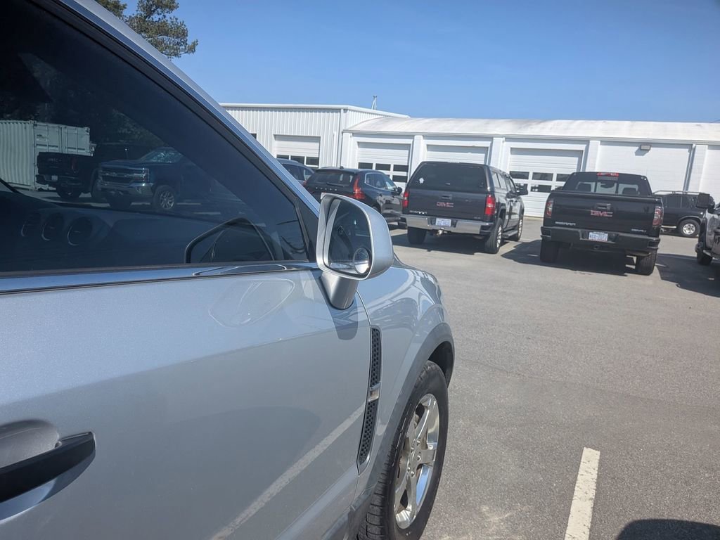 Used 2012 Chevrolet Captiva Sport LS FWD image 11