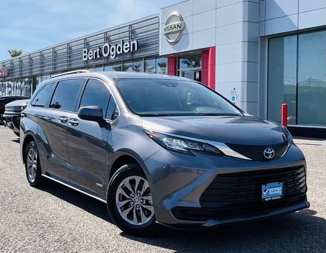 Used 2021 Toyota Sienna LE