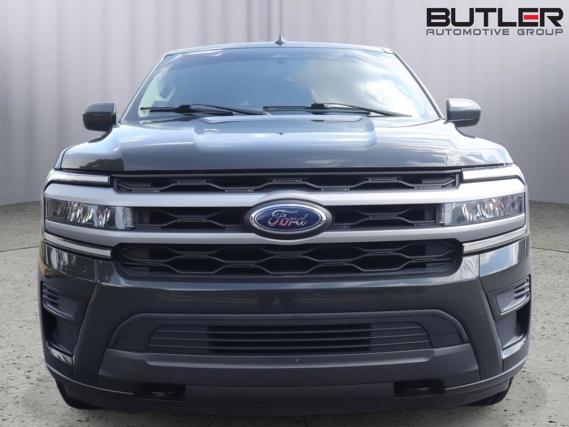 Used 2022 Ford Expedition XLT AWD/4WD image 2