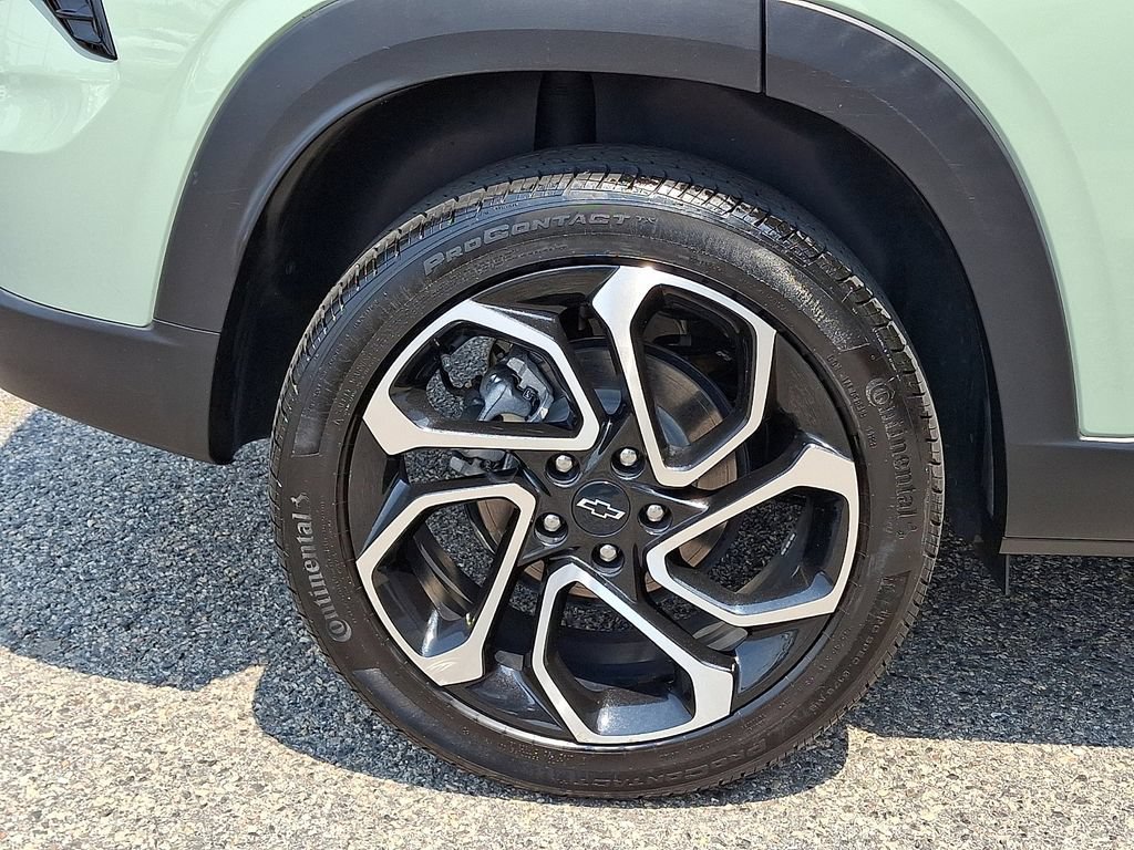 Certified 2024 Chevrolet Trax RS w/ Sunroof Package FWD image 9