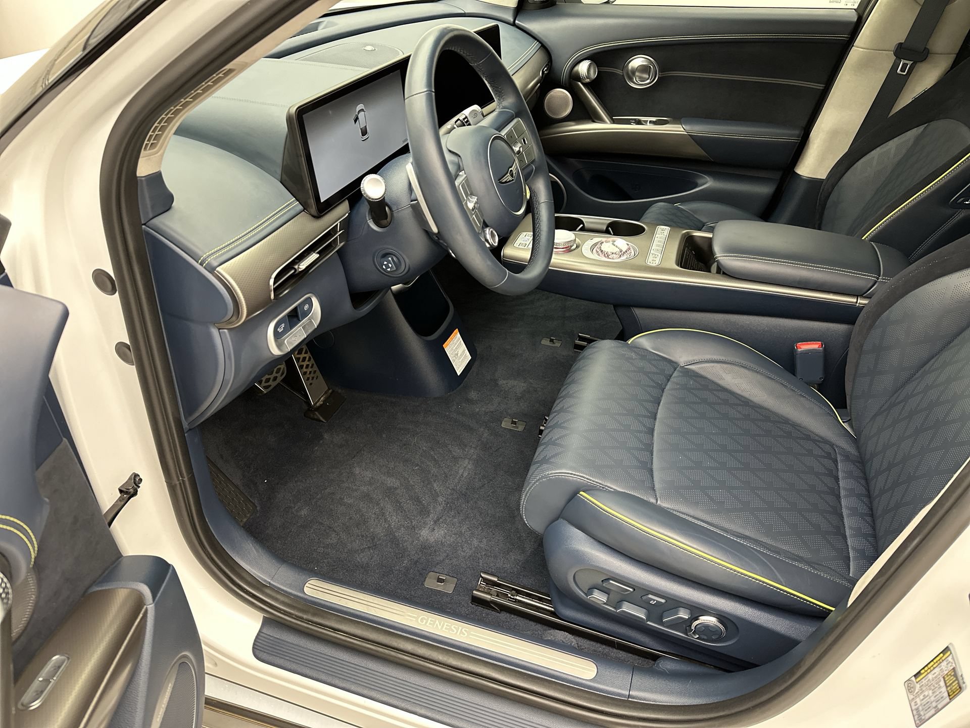 Certified 2023 Genesis GV60 Performance AWD/4WD image 11
