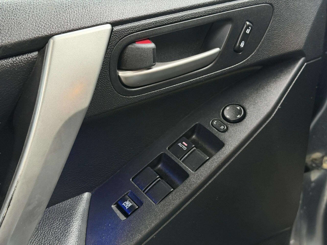 Used 2013 MAZDA MAZDA3 i Grand Touring image 14