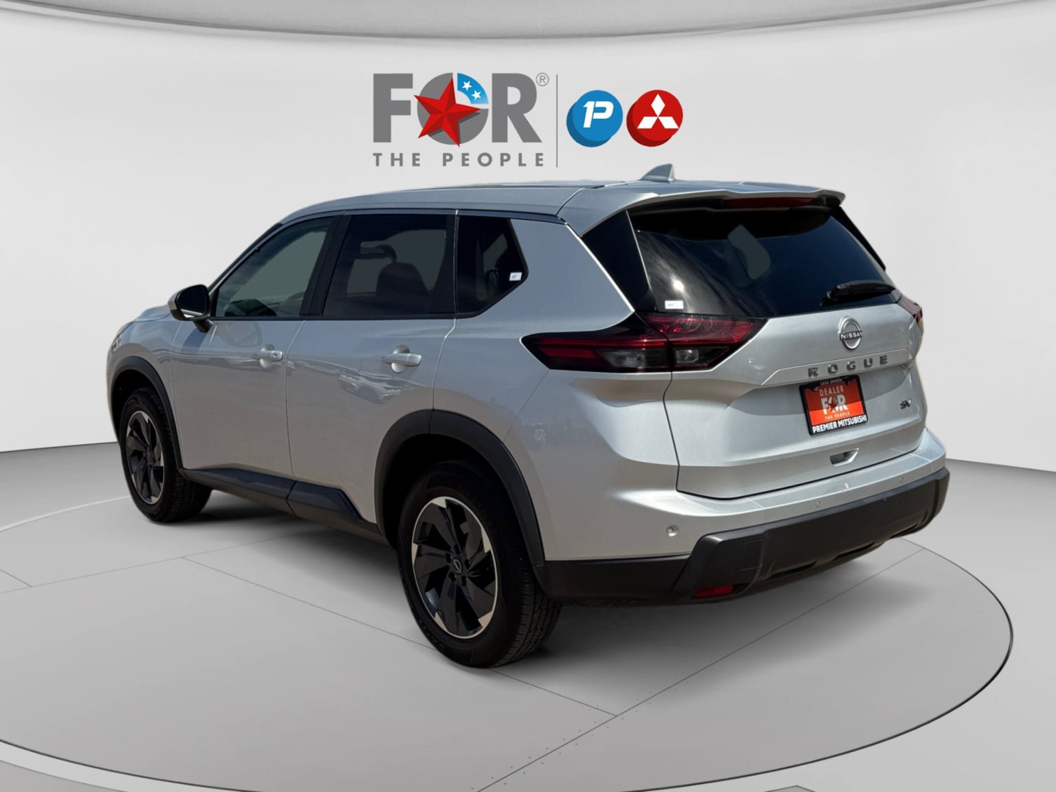 Used 2024 Nissan Rogue SV FWD image 3