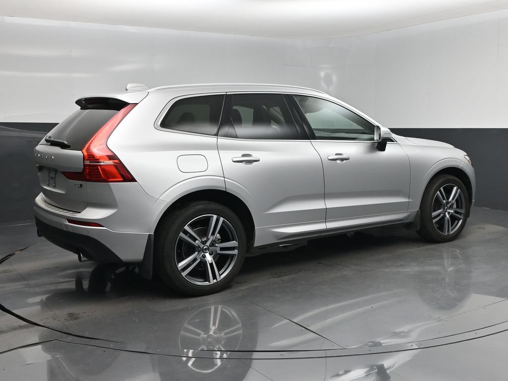 Used 2021 Volvo XC60 T5 Momentum w/ Advanced Package AWD/4WD image 3