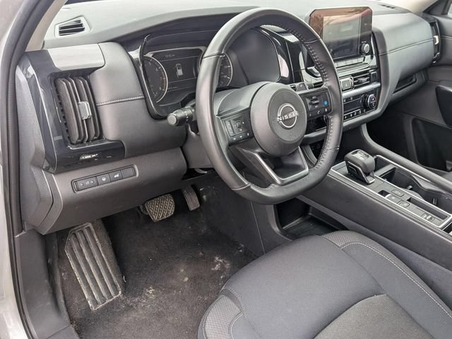 Used 2025 Nissan Pathfinder SV FWD image 10