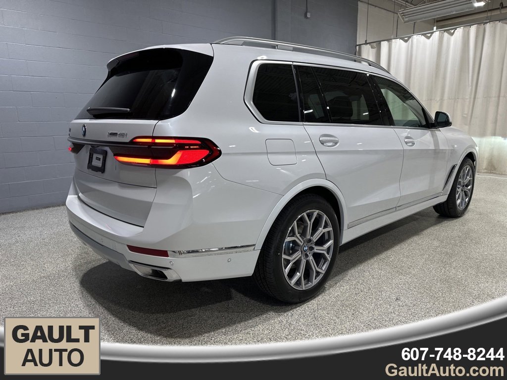 New 2026 BMW X7 xDrive40i image 3