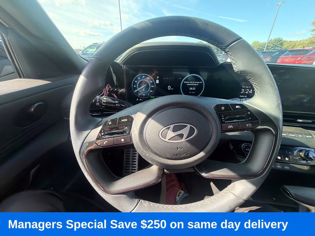 Certified 2025 Hyundai Elantra SEL w/ Cargo Package FWD image 15