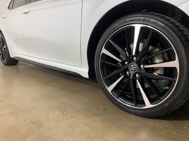 Used 2019 Toyota Camry XSE image 6