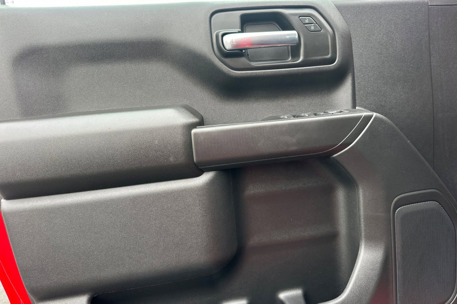 Used 2025 Chevrolet Silverado 1500 Custom image 11