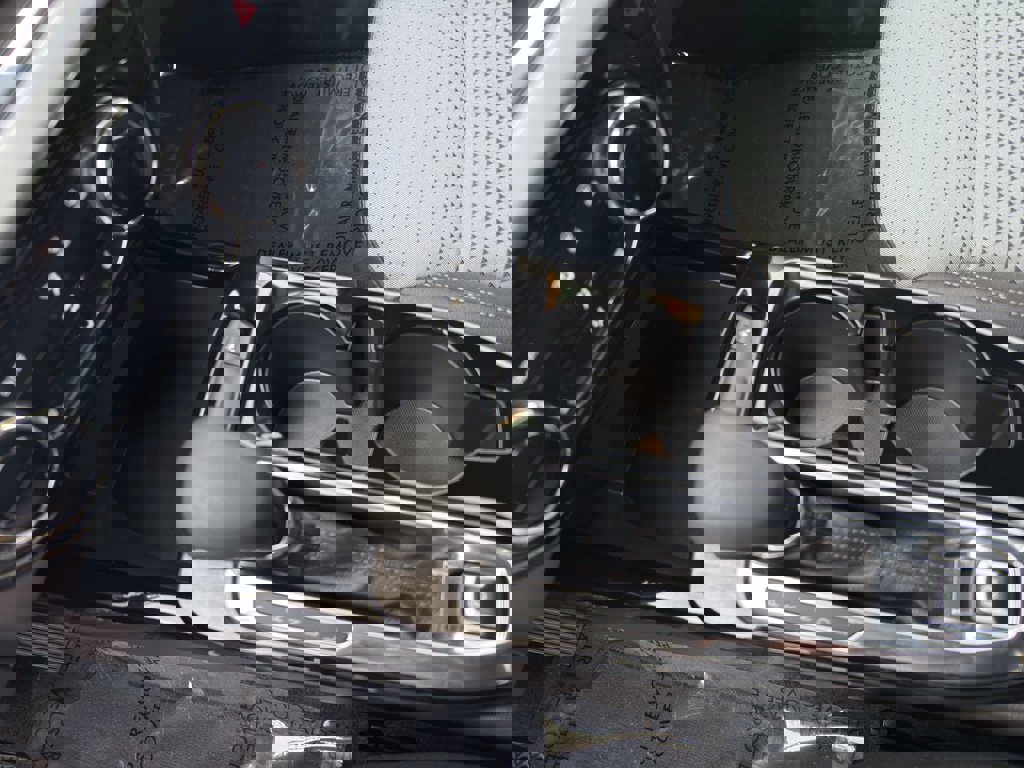 Used 2025 Chevrolet Trax LT w/ LT Convenience Package image 13