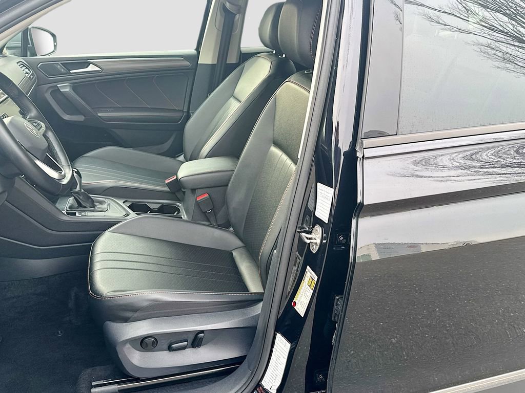 Used 2024 Volkswagen Tiguan SE image 19