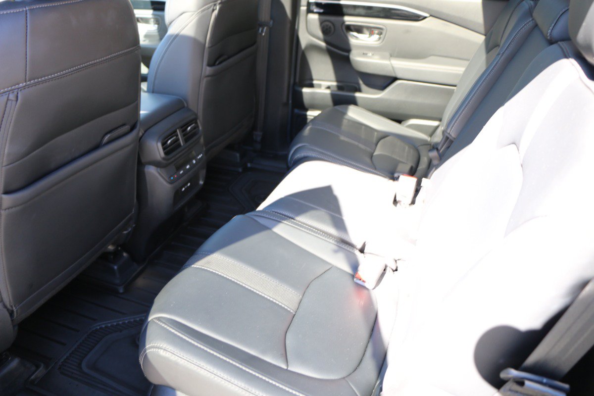 Used 2025 Honda Pilot Touring image 34