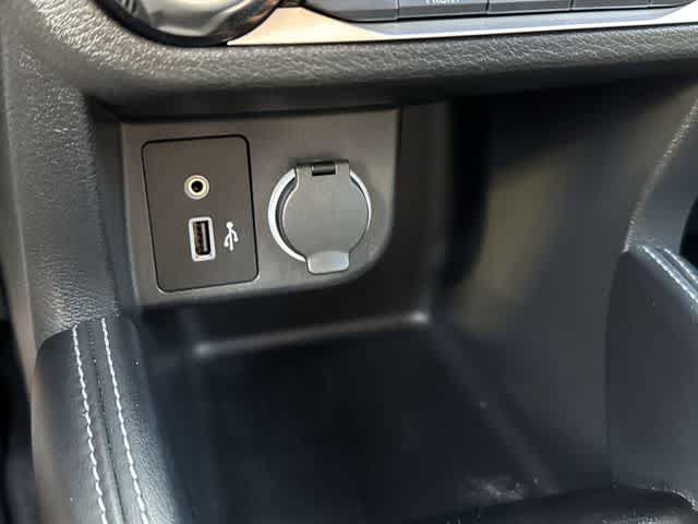 Used 2019 Nissan Kicks SV FWD image 27