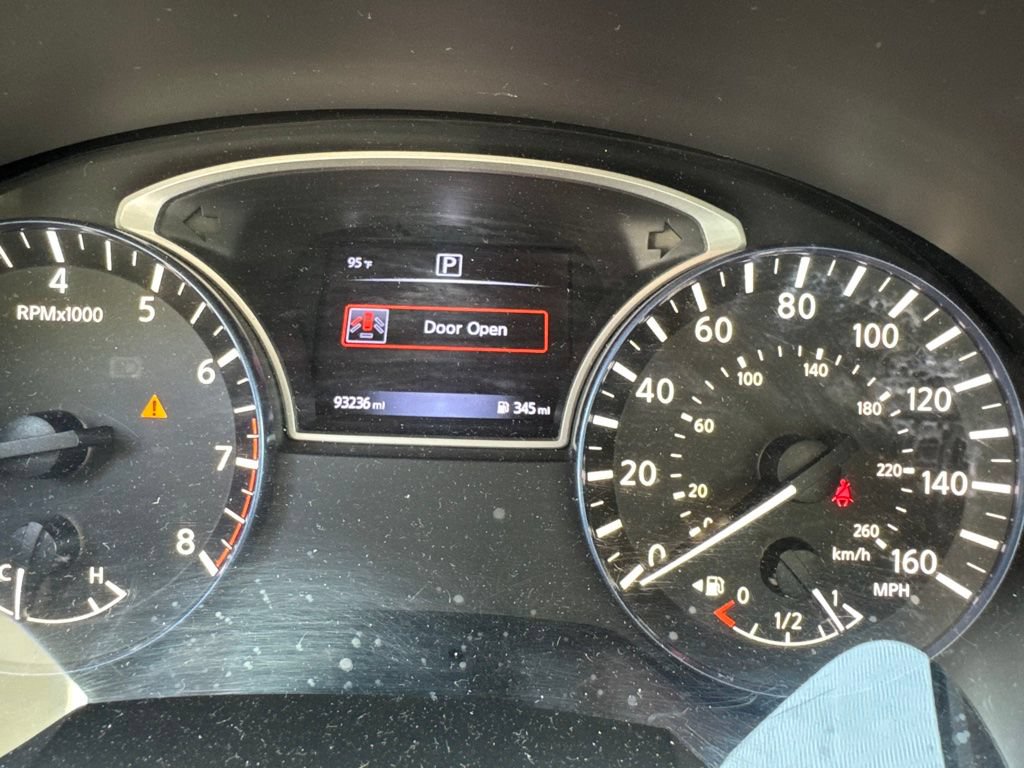 Used 2017 Nissan Altima 2.5 SR w/ Midnight Edition Package FWD image 13
