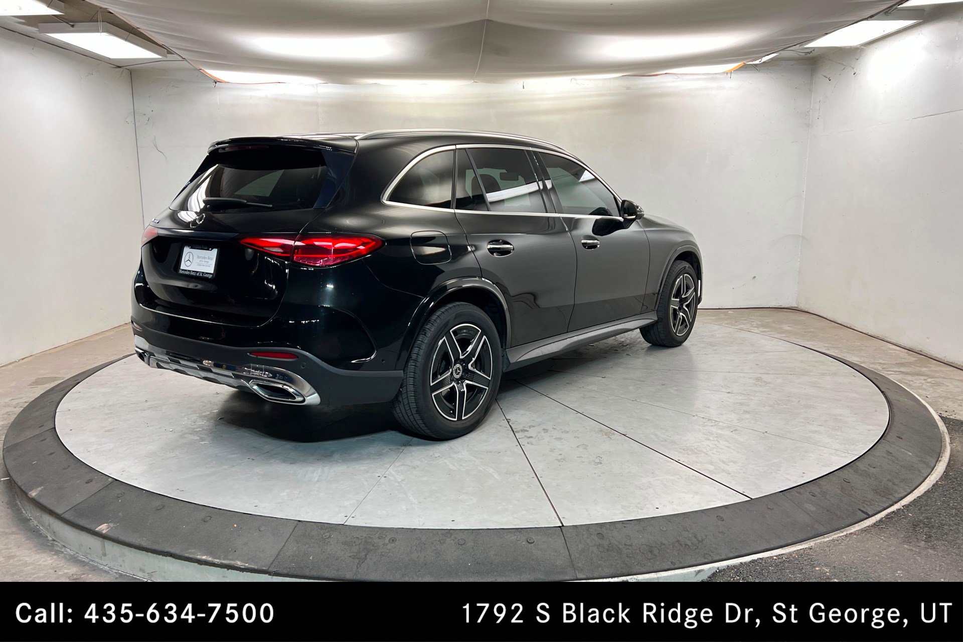 Used 2023 Mercedes-Benz GLC 300 w/ AMG Line image 5