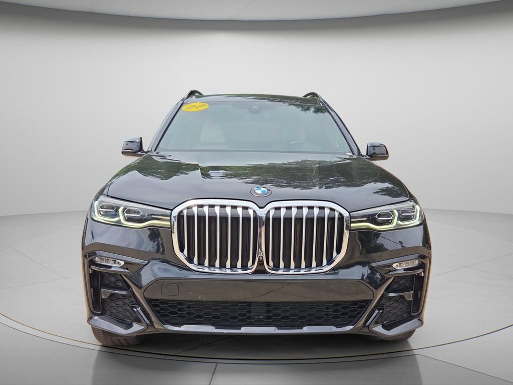 Used 2022 BMW X7 xDrive40i w/ M Sport Package AWD/4WD image 4