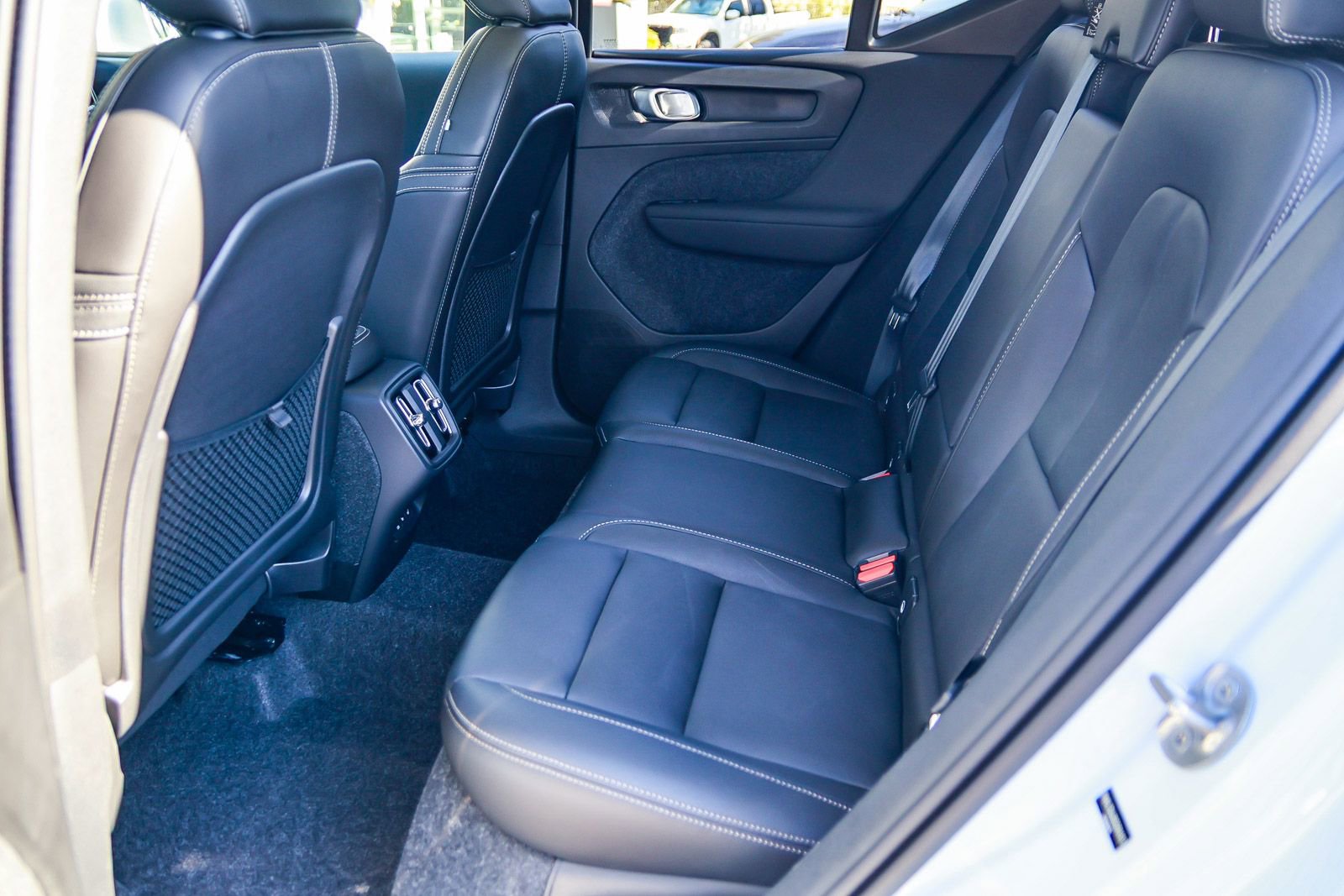 Used 2025 Volvo XC40 B5 Core AWD/4WD image 20