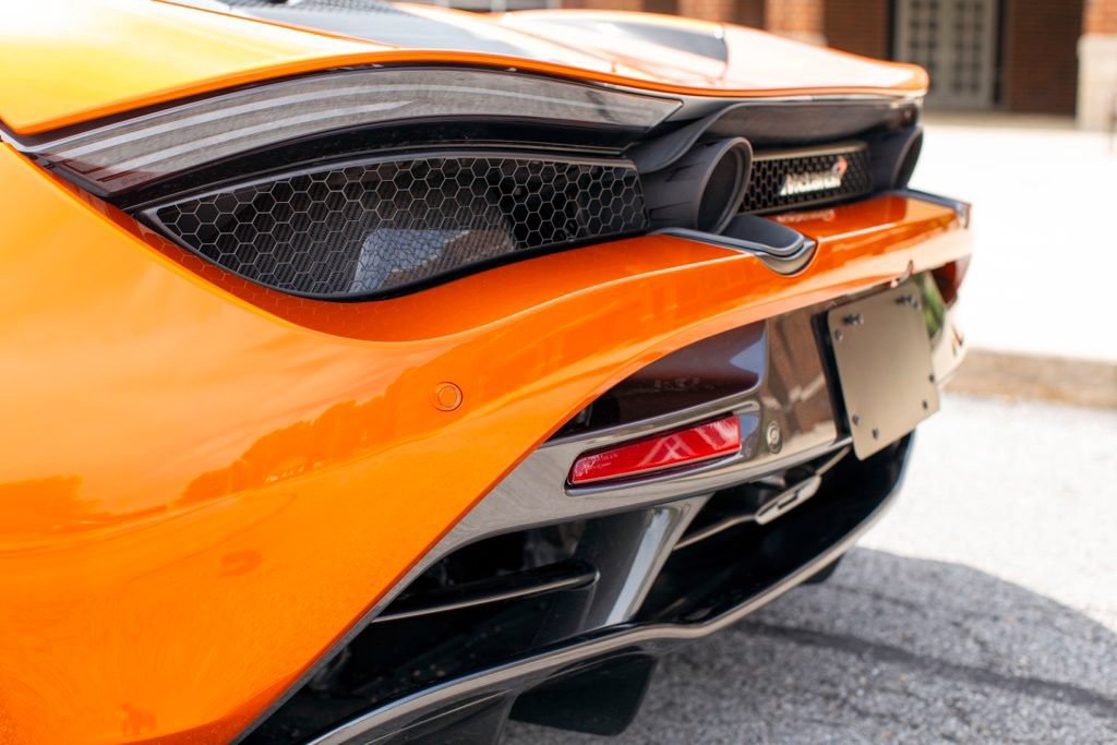 Used 2018 McLaren 720S Performance RWD image 25