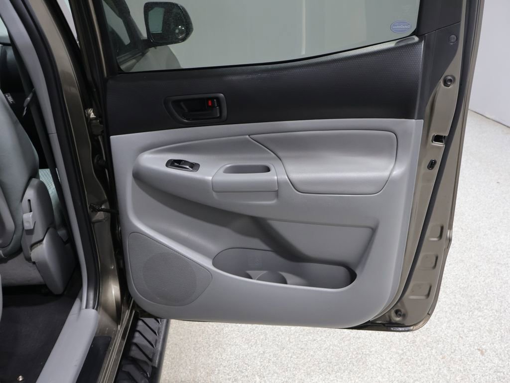 Used 2013 Toyota Tacoma PreRunner w/ SR5 Pkg RWD image 21