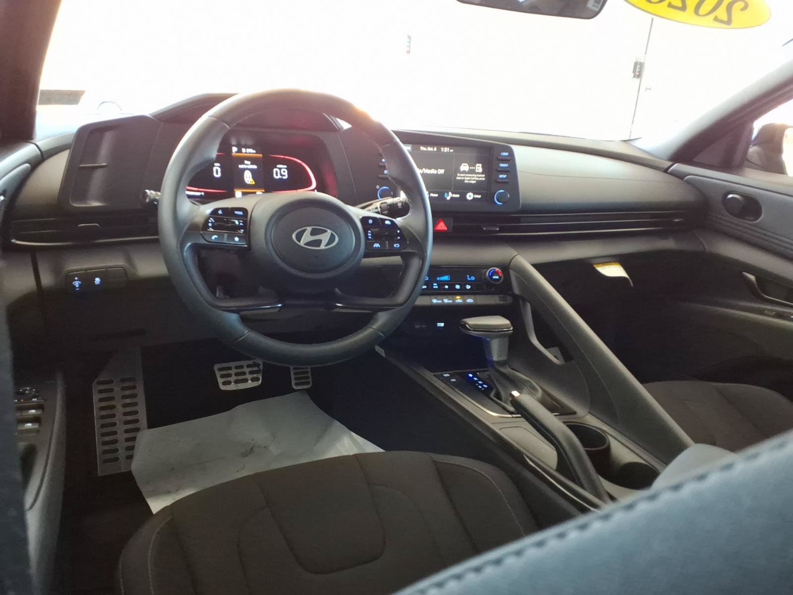 Certified 2026 Hyundai Elantra Sport w/ Cargo Package FWD image 15