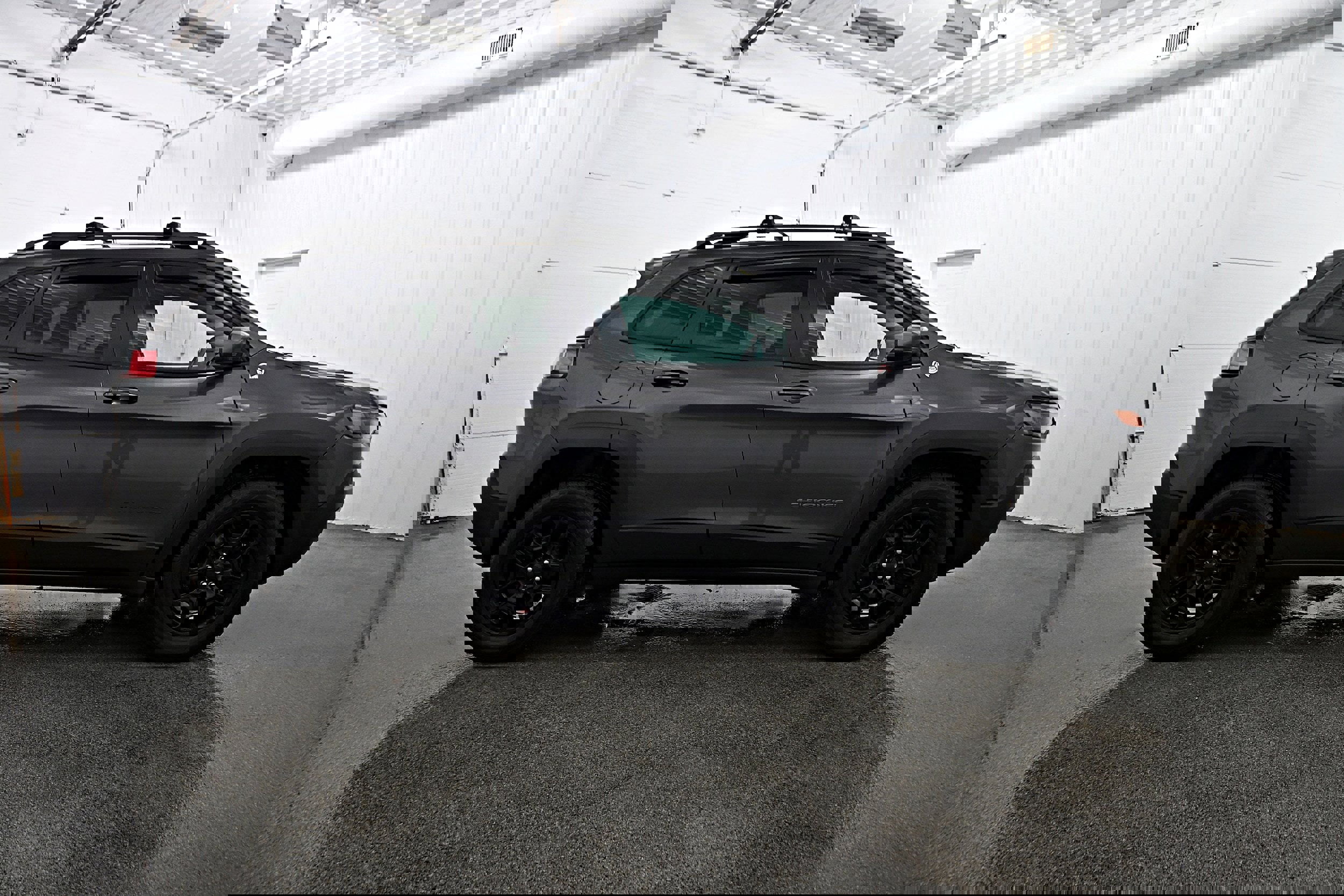 Used 2021 Jeep Cherokee Trailhawk w/ Trailer Tow Group image 34