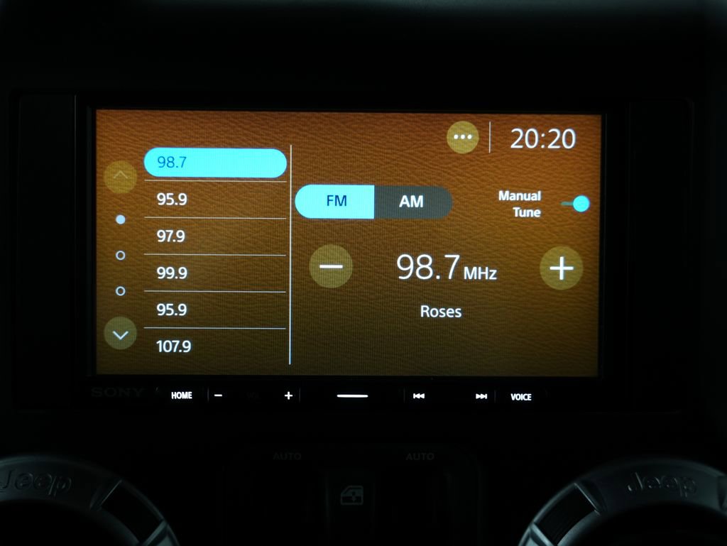 Used 2014 Jeep Wrangler Rubicon w/ Power Convenience Group AWD/4WD image 19