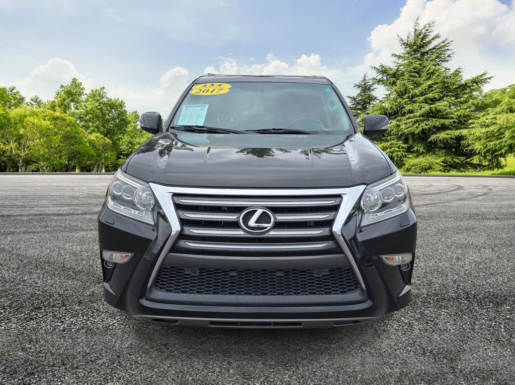 Used 2017 Lexus GX 460 image 2