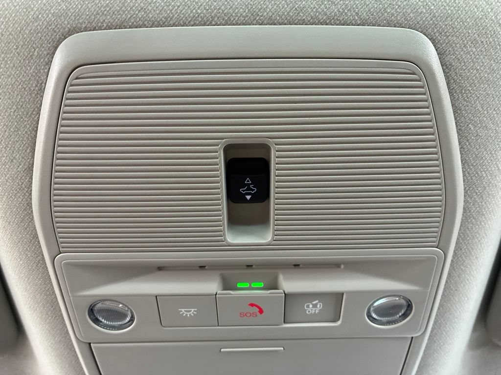 New 2026 Nissan Sentra SR w/ SR Premium Package FWD image 17
