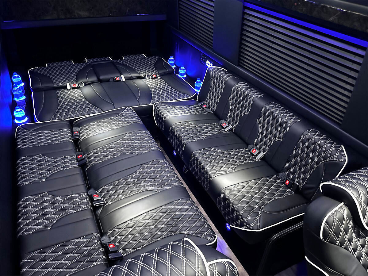 Used 2024 Mercedes-Benz Sprinter 3500 image 33