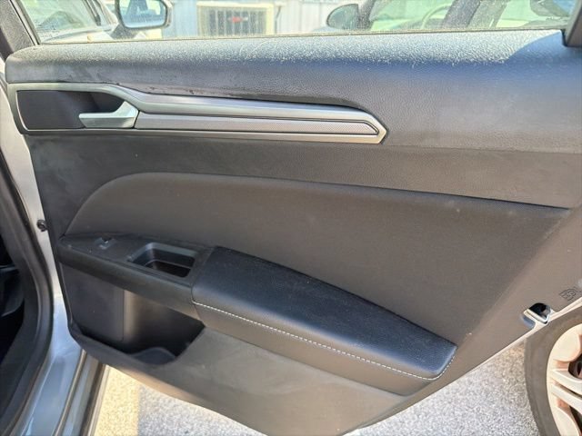 Used 2020 Ford Fusion SE FWD image 15