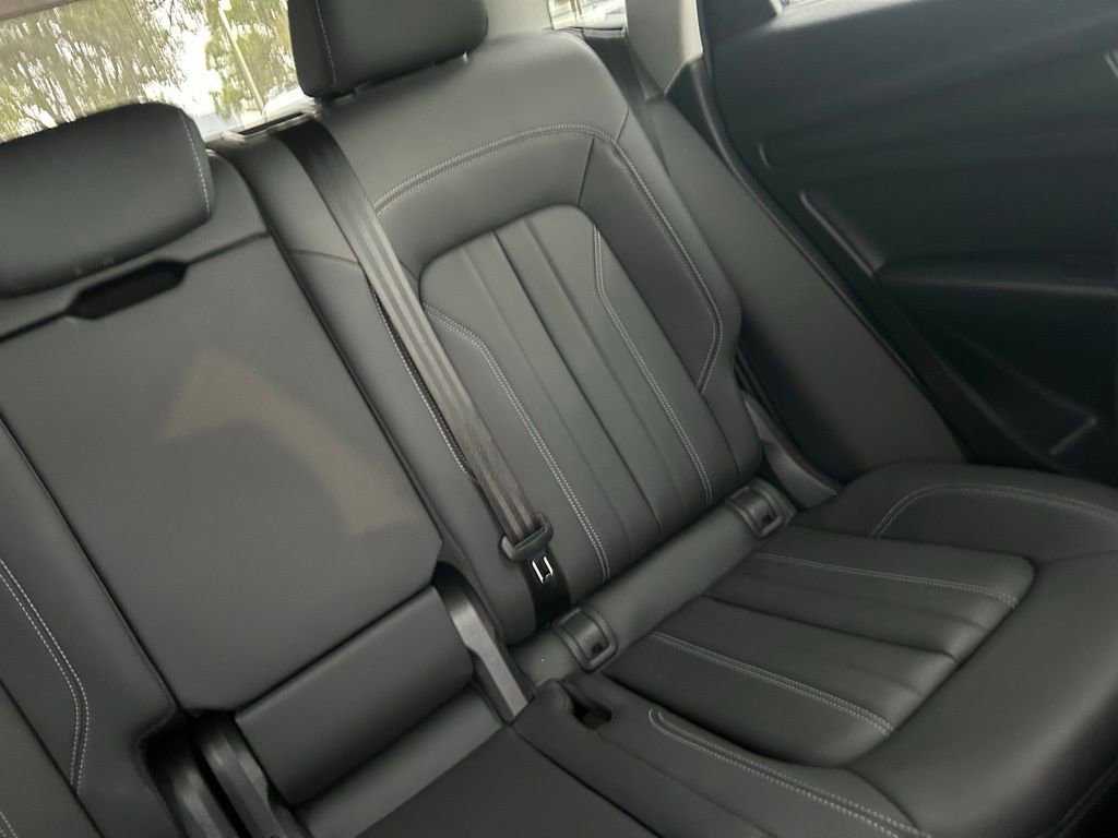Used 2023 Audi Q5 2.0T Premium w/ Convenience Package image 14