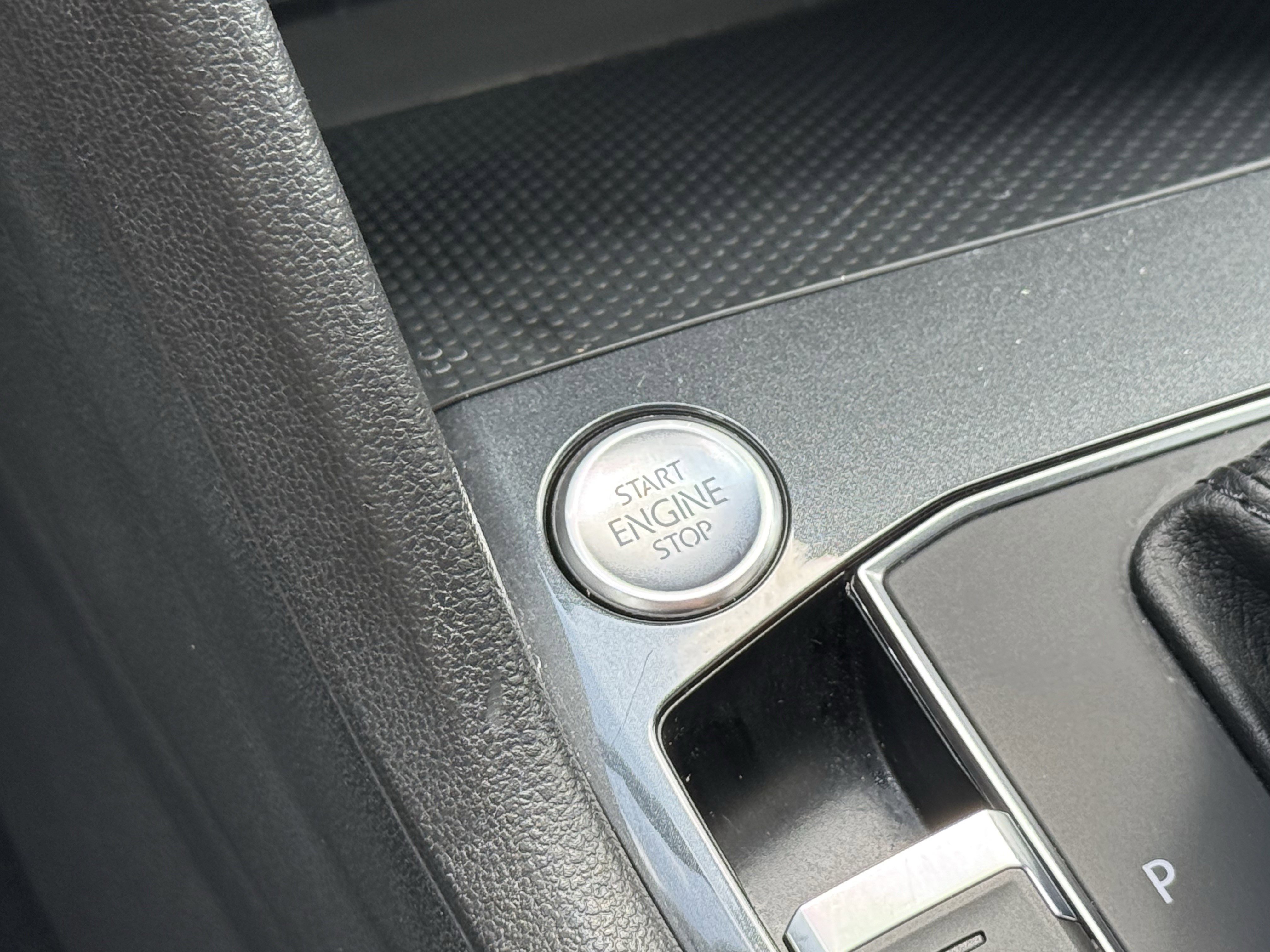 Used 2019 Volkswagen Tiguan SE image 24