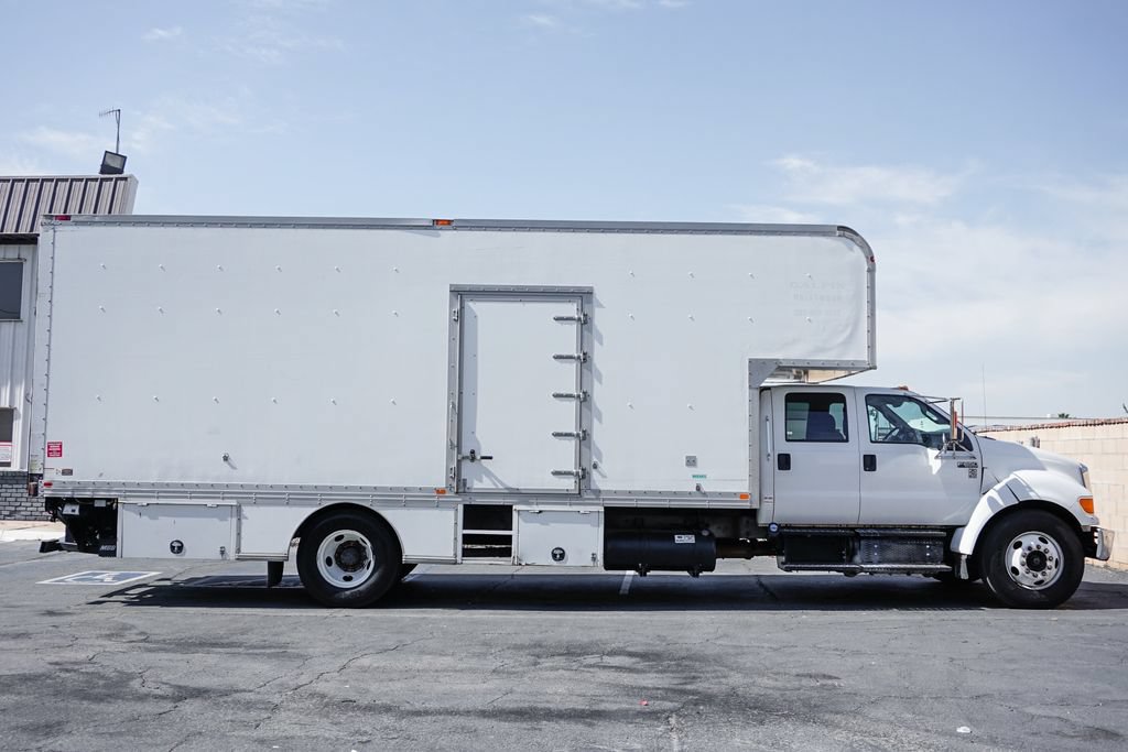 Used 2015 Ford F650 2WD Crew Cab Super Duty image 14
