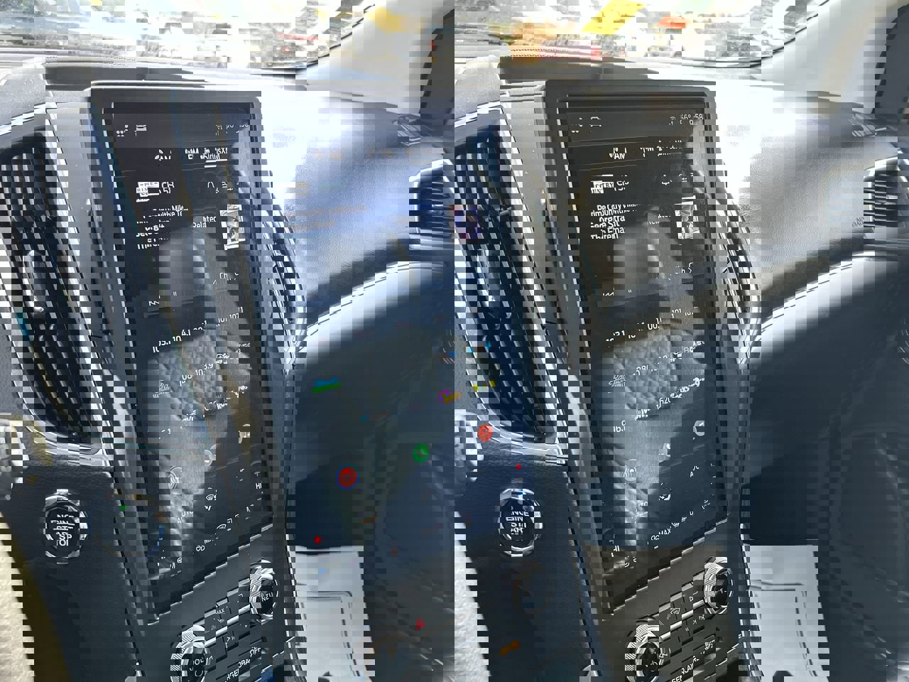 Used 2024 Ford Edge Titanium image 27