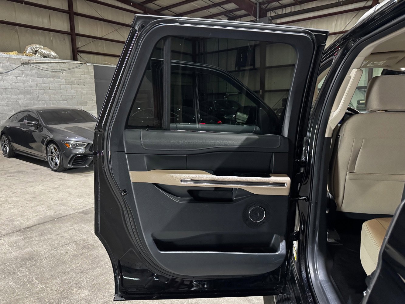 Used 2022 Ford Expedition Max XLT image 15