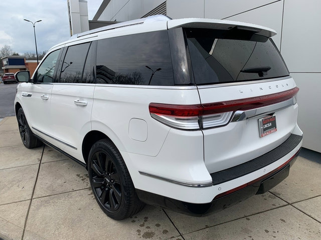 Certified 2023 Lincoln Navigator Reserve w/ Monochromatic Package AWD/4WD image 3