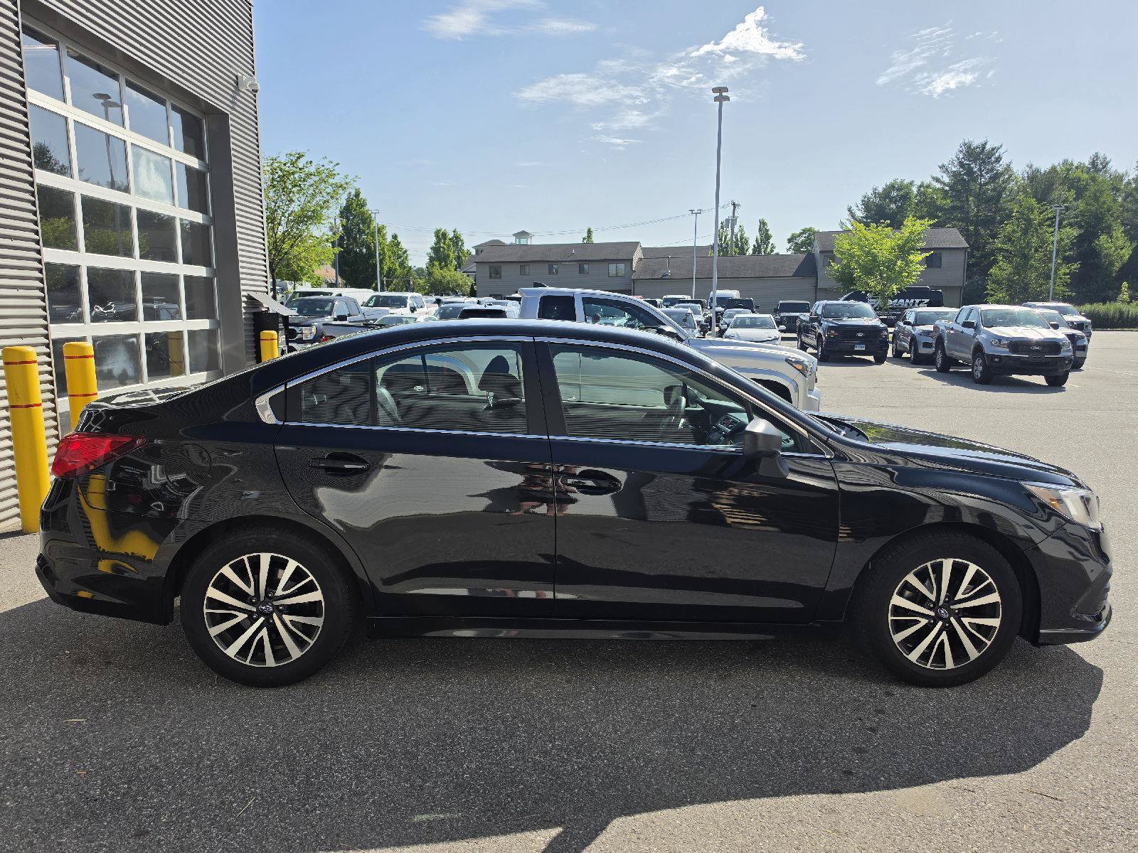 Used 2018 Subaru Legacy 2.5i w/ Alloy Wheel Package AWD/4WD image 2