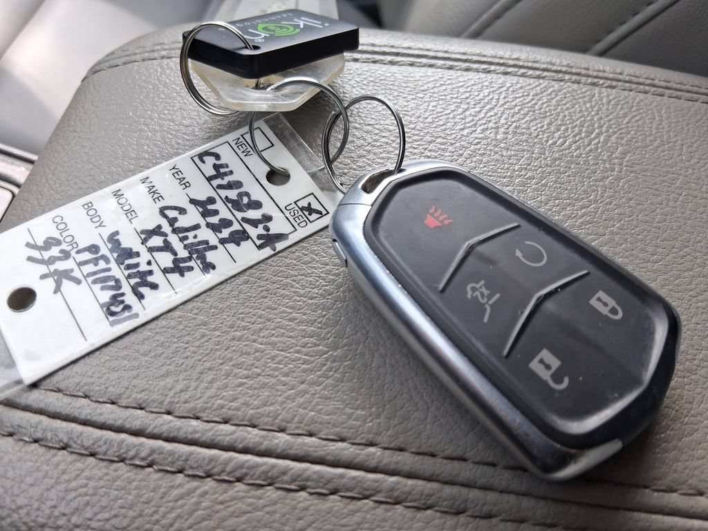 Used 2023 Cadillac XT4 Luxury FWD image 25