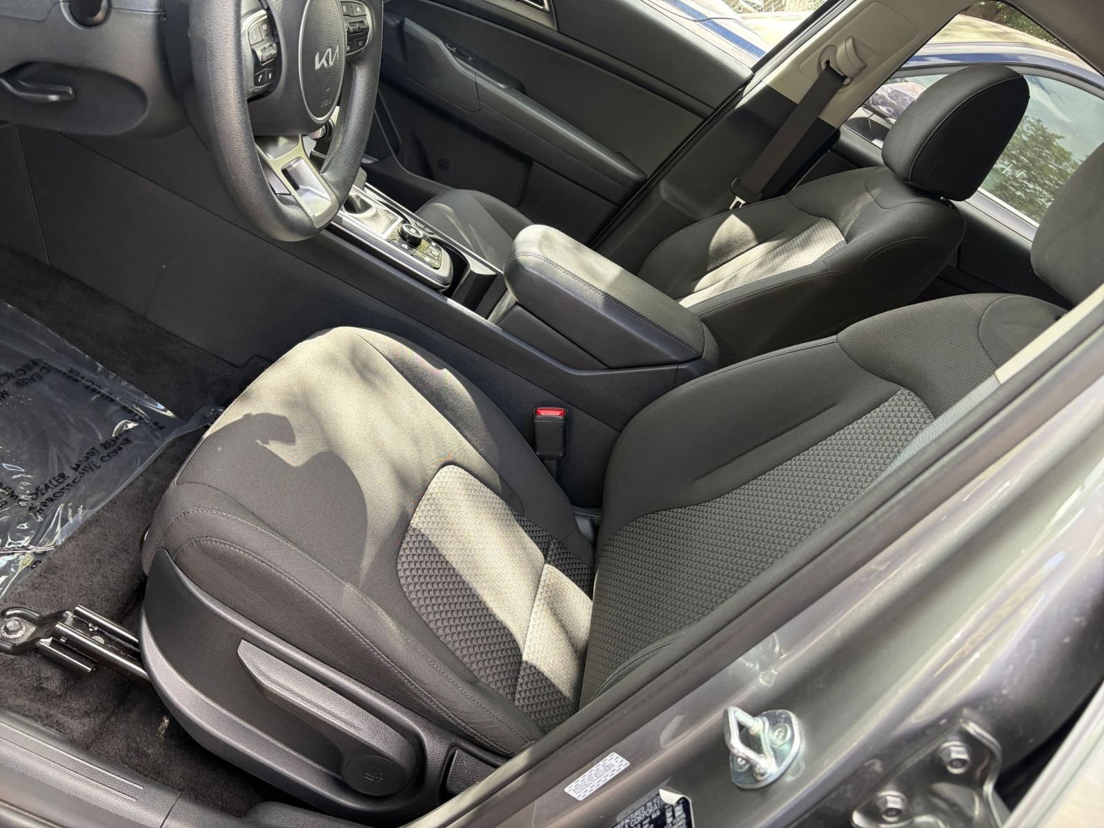 Used 2025 Kia Sportage LX FWD image 34