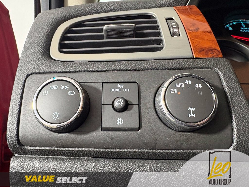 Used 2010 Chevrolet Avalanche LT w/ Luxury Package AWD/4WD image 22