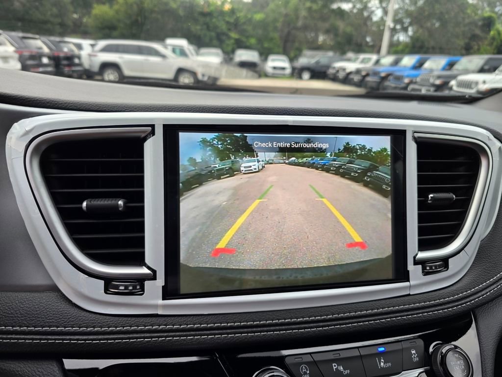 New 2026 Chrysler Pacifica Limited w/ S Appearance Package FWD image 24