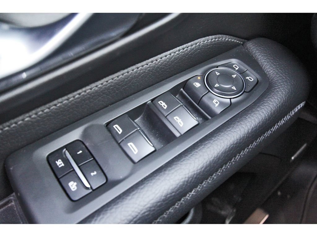 Used 2021 GMC Yukon XL Denali w/ LPO, Illumination Package AWD/4WD image 21
