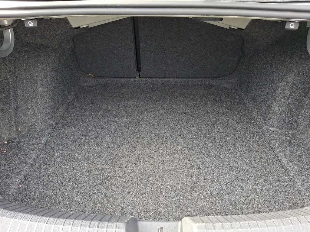 Used 2024 Volkswagen Jetta SE image 14