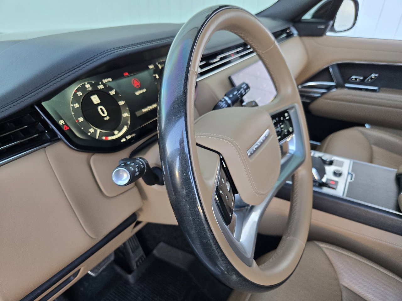 Used 2023 Land Rover Range Rover SE image 33