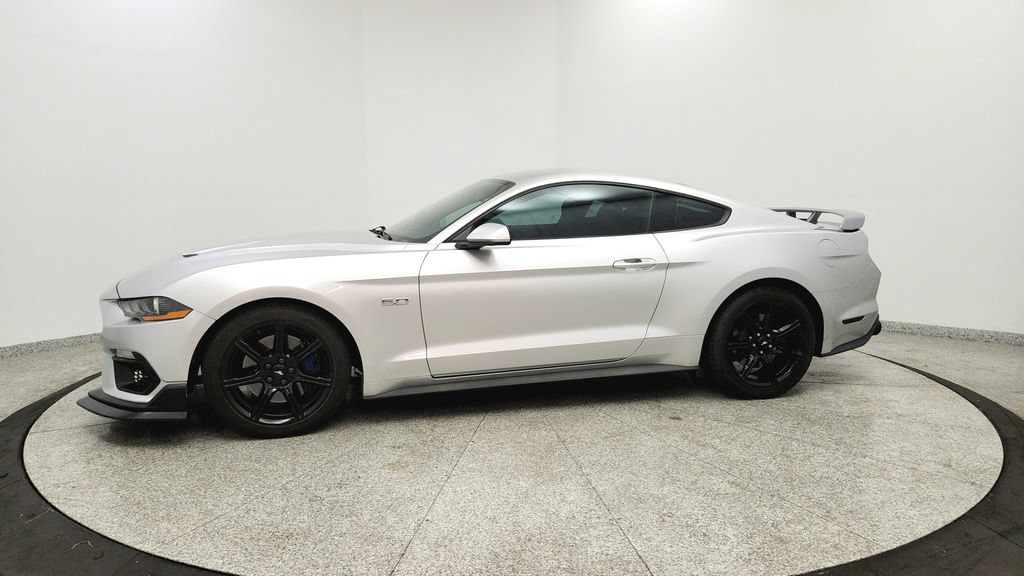 Used 2018 Ford Mustang GT RWD image 2