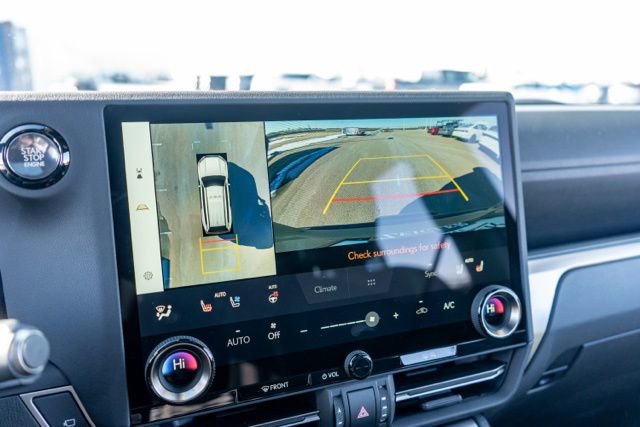 Used 2024 Lexus GX 550 AWD/4WD image 25