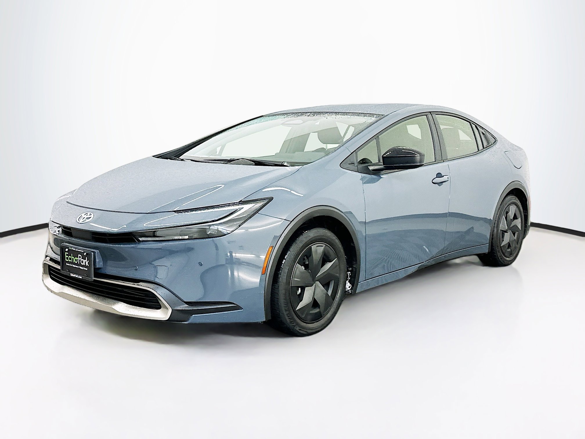 Used 2025 Toyota Prius Plug-In Hybrid image 3