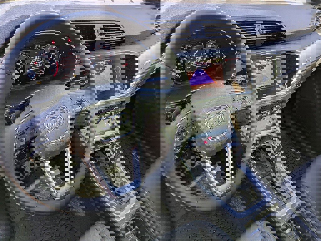 New 2025 Audi Q3 2.0T Premium image 16