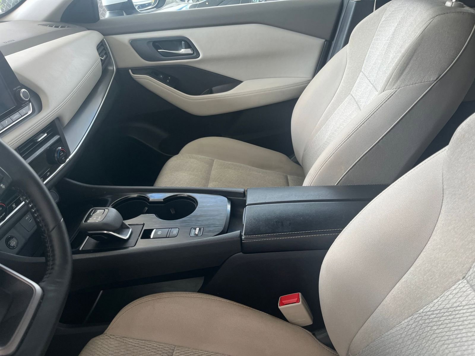 Used 2025 Nissan Rogue SV FWD image 42